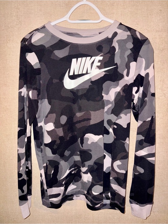 Nike Other - Nike Men’s Long-Sleeve Camo Performance Shirt - Black/Gray/White